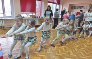 „Jeigu namiškiams iš mugės nieko neparneši, vadinasi, joje net nebuvai!“ Mugės akimirka. S. Stoškuvienės nuotr.