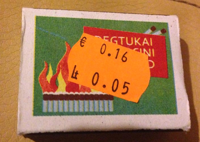 Ant degtukų dėžutės - skirtingos kainos. S. Daščioro nuotr.