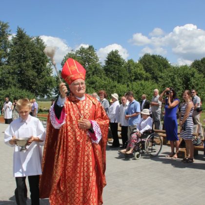 Koplyčios ir koplyčios šventinimas Skemuose.