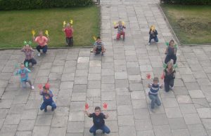 J. Tūbelio progimnazijos 6 a klasės vaikų grupinis darbas „Aš – lietuvis“. D. Černiuvienės nuotr.