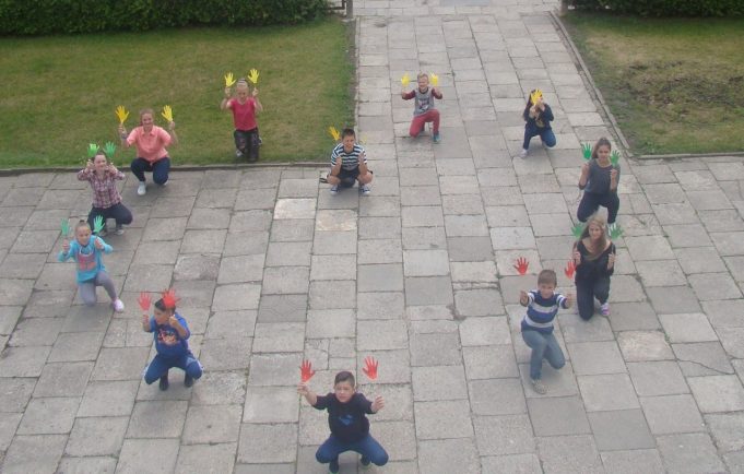 J. Tūbelio progimnazijos 6 a klasės vaikų grupinis darbas „Aš – lietuvis“. D. Černiuvienės nuotr.