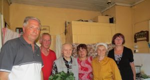 Sveikinimai vyriausiam Sriubiškių apylinkės Jonui Sanvaičiui.