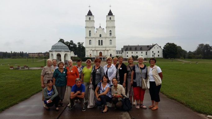 Bajorų "Vidurdienio damų" išvyka į Agluonos šv.Mergelės Marijos baziliką. 