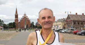 Rokiškėnas Bronius Povilas Saulis Baltijos kelio trasa bėgs jau 25-ąjį kartą. Redakcijos archyvo nuotr.