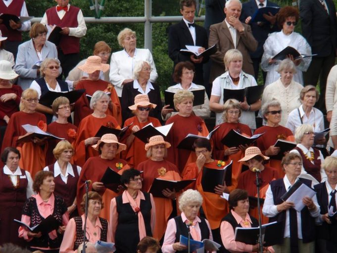 Šv.Mišios ir jungtinio tremtinių choro koncertas. J. Raugienės nuotr.