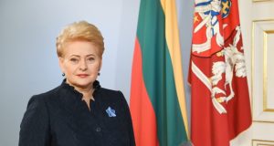 "Šį Seimo sprendimą vertins rinkėjai", - prezidentės Dalios Grybauskaitės poziciją dėl veto atmetimo perdavė Prezidentūros spaudos tarnyba. Eltos nuotr.