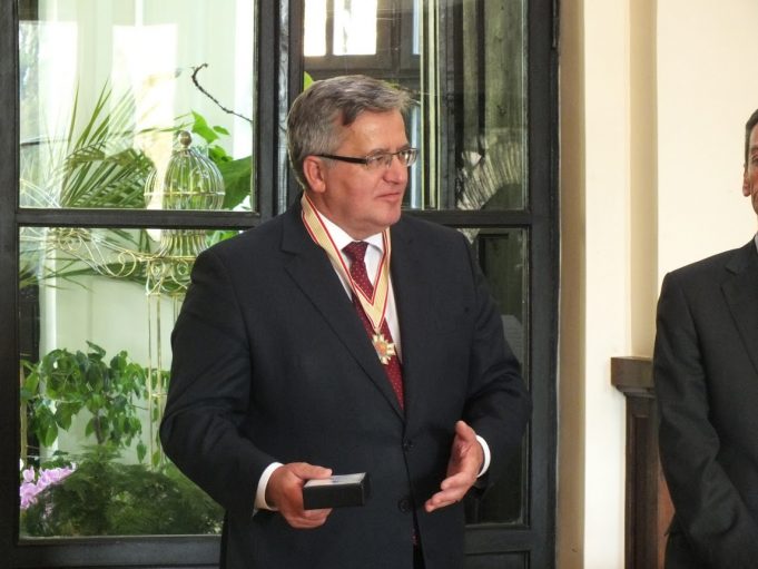 Lenkijos prezidentas Bronislavas Marija Komorovskis pernai rudenį Rokiškio krašto muziejuje per Krašto garbės piliečio vardo suteikimo ceremoniją. A. Minkevičienės nuotr.