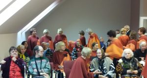 Senelių namuose koncertuoja choras "Vėtrungė".