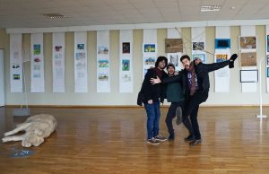 Trys energija trykštantys džiazmenai iš Izraelio Rokiškio kultūros centrą pripildė nuotaikingų džiazo garsų, užbūrusių žiūrovus. V. Janulytės nuotr.