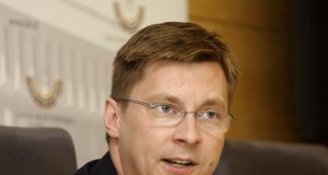 Eidamas 35-uosius metus, mirė Seimo narys, sveikatos apsaugos ministras Juras Požela. Politikui rugpjūčio viduryje buvo nustatytas ūmus kasos uždegimas.