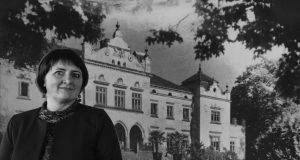 Lankytojams į Rokiškio dvarą vilioti – neįprasta fotoateljė, kurioje kiekvienas gali pasidaryti portretą ant pasirinkto Rokiškio vaizdo.