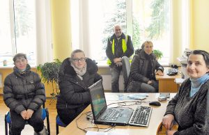 Čedasiškiai sako, kad jų kaime gera ir saugu gyventi, tačiau nerimą kelia vis mažėjantis gyventojų skaičius. Lukštų