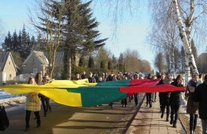 Per Obelius – į pasaulį