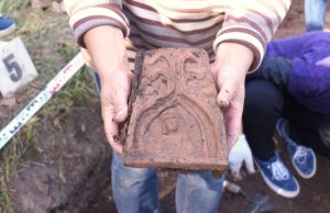 „Tyzenhauzų paveldas“ ir muziejininkai tęsia kasinėjimus senojoje dvarvietėje