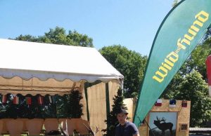 Rokiškio miškų urėdijos Juodupės girininkijos girininkas Rytis Andriuškevičius – geriausias Lietuvos tauriųjų elnių kvieslys.Jis gegužės 27 d. Prancūzijoje įvykusiame XIX Europos tauriųjų elnių kvieslių čempionate, kuriame rungėsi 36 dalyviai iš 12 valstybių, užėmė 7 – ąją vietą.