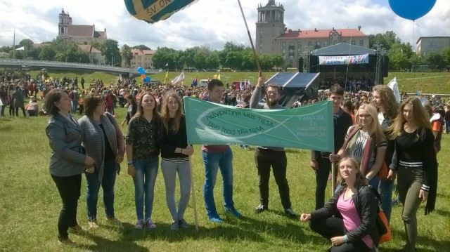 Kamajų Šv. Kazimiero parapijos jaunimas Vilniuje. Parapijos archyvo nuotr. Kamajų Šv. Kazimiero parapijos jaunimas Vilniuje. Parapijos archyvo nuotr.