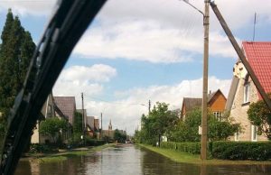 Gruodžio gatvę paskandino liūtis. J.Susnienės nuotr.
