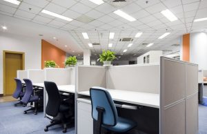 Valyti pačiam, samdyti valytoją ar pasikliauti valymo paslaugų įmone?