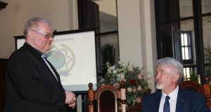 TPA prezidentas Vytautas Pliuskus (sėdi) ir Rpkiškio skyriaus vadovas Ričardas Stanys. A.Minkevičienės nuotr.