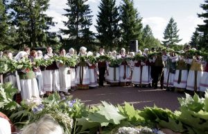 L. Šepkos parke – „Joninių belaukiant…“ (nuotraukų galerija)