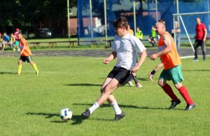 Seniūnijos susigrūmė futbolo aikštelėje