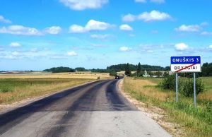 Prieš metus nutiestas asfaltas – prakaituoja