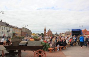 Nepriklausomybės aikštėje - šimtmečio turgus. A.Minkevičienės nuotr.