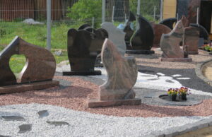 Bendrovė „Vitaka ir Ko“: kokybiškos ir kišenei priimtinos kapaviečių įrengimo ir restauravimo paslaugos