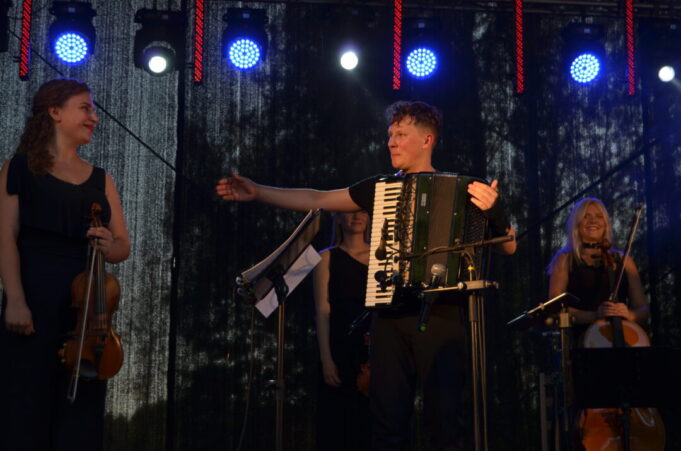 Sielos puota Ilzenberge. Klasikinės muzikos koncertas su Martynu Levickiu.A.Minkevičienės nuotr. Sielos puota Ilzenberge. Klasikinės muzikos koncertas su Martynu Levickiu.A.Minkevičienės nuotr.