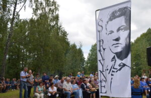 Pauliaus Širvio "Mėlynoji paukštė" pleveno Degučių Širvynėje. A.Minkevičienės nuotr/