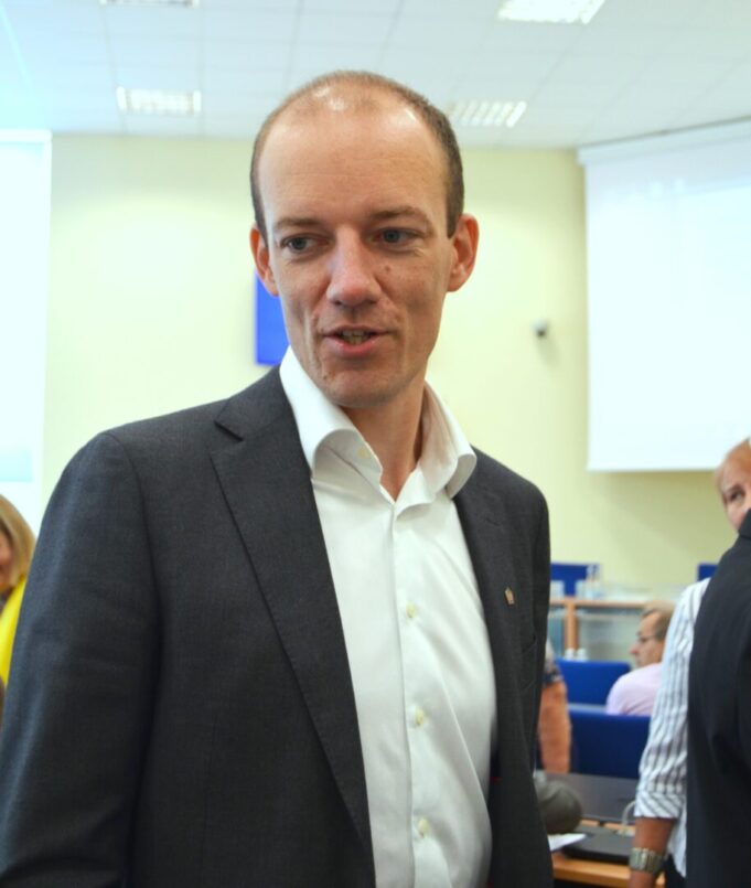 A.Burnickas sako, jog antradienį nesulaukė žinių, kiek į Lietuvą grįžo asmenų, kuriuos savivaldybei reikės izoliuoti. A.Minkevičienės nuotr. A.Burnickas sako, jog antradienį nesulaukė žinių, kiek į Lietuvą grįžo asmenų, kuriuos savivaldybei reikės izoliuoti. A.Minkevičienės nuotr.