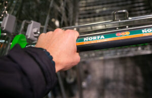 Atstumų nesilaikymas – mažų parduotuvių problema?