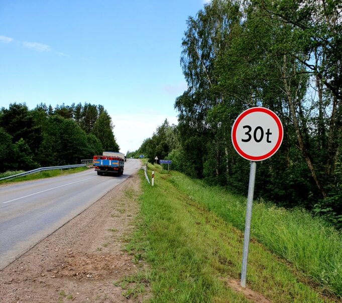 Tiltas per Nemunėlio upę - aistrų sūkuryje. J.Kubiliaus nuotr.