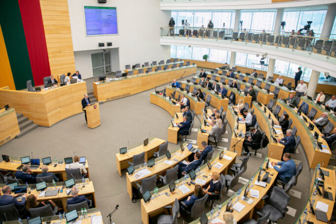 seimas-sprendzia-ar-pritarti-sauliaus-skvernelio-kandidaturai-i-premjerus-5d36c2399a661