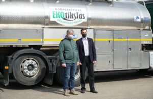 Rokiškyje pieno kooperatyve apsilankęs ministras: „Vienintelė 20 tūkst. mažųjų karvių ūkių laikytojų galimybė – kooperacija“