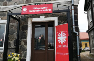 Prieš Vėlines tvarkys apleistus kapus