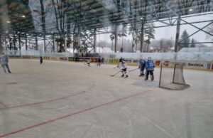 Jaunieji ledo ritulininkai patyrė pralaimėjimą