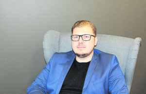 Pirmoji karo pabėgėlius įdarbino „Rokiškio mėsinė“. Tai – abipusė nauda