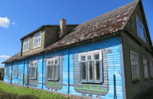 Ant negyvenamo namo sienos atgijo istorija