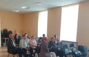 Dėl pašto skyriaus reformos Kamajuose – gyventojų klausimai regiono vadovei