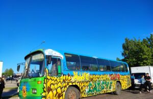 Rokiškio gatvėse – jaunimo išgražintas autobusas