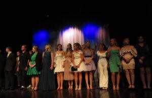 Abiturientai švenčia išleistuves: rokiškėnams scenarijų pakoregavo lietus (nuotraukų galerija)