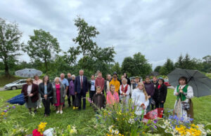 Vieni rinkosi dviračius, kiti kūrė puokštes