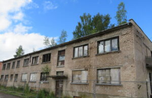 Dar vieno daugiabučio laukia Juodupės „vaiduoklio“ likimas