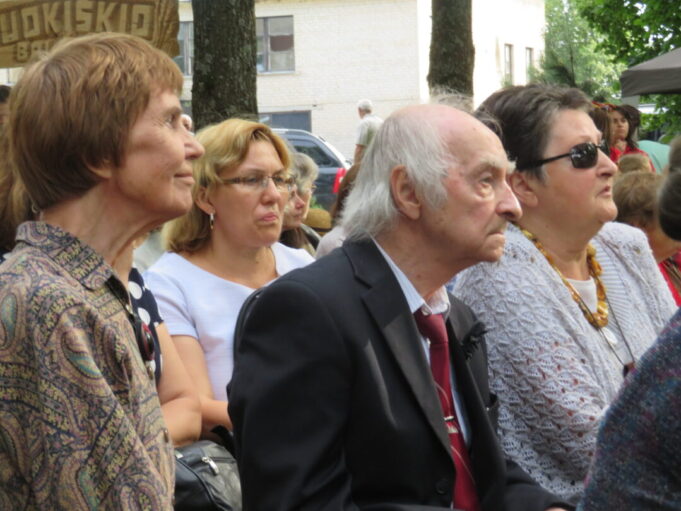 IMG-eb69283579ecd0c1035bdfc44f99b166-V