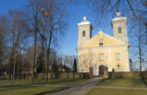 Agapėje apžvelgė „Gyvojo Rožinio“ veiklą ir pristatė knygą