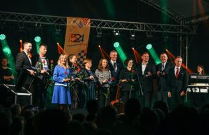 Iškilmingai įteikti seniūno ženklai – nauja tradicija?