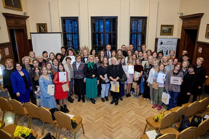 384562851_865347751893973_5879116745507735739_n