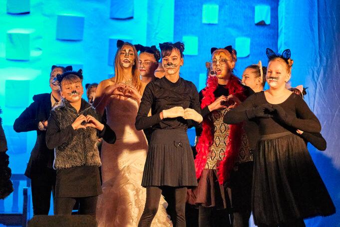 408866754_342354905101634_5662736110575918189_n