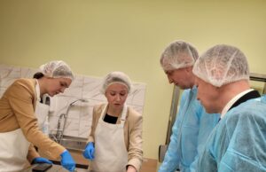 Atnaujinama legendinių „Rokiškio karvučių“ gamyba – atkurtas ir senasis receptas